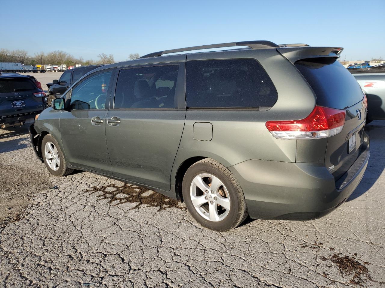 2013 Toyota Sienna Le vin: 5TDKK3DC8DS387117