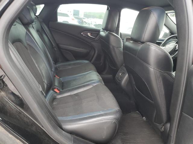 2015 Chrysler 200 - Image 10