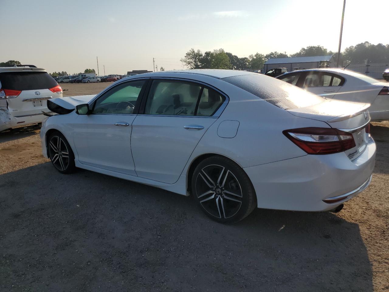 1HGCR2F5XHA262231 2017 Honda Accord Sport