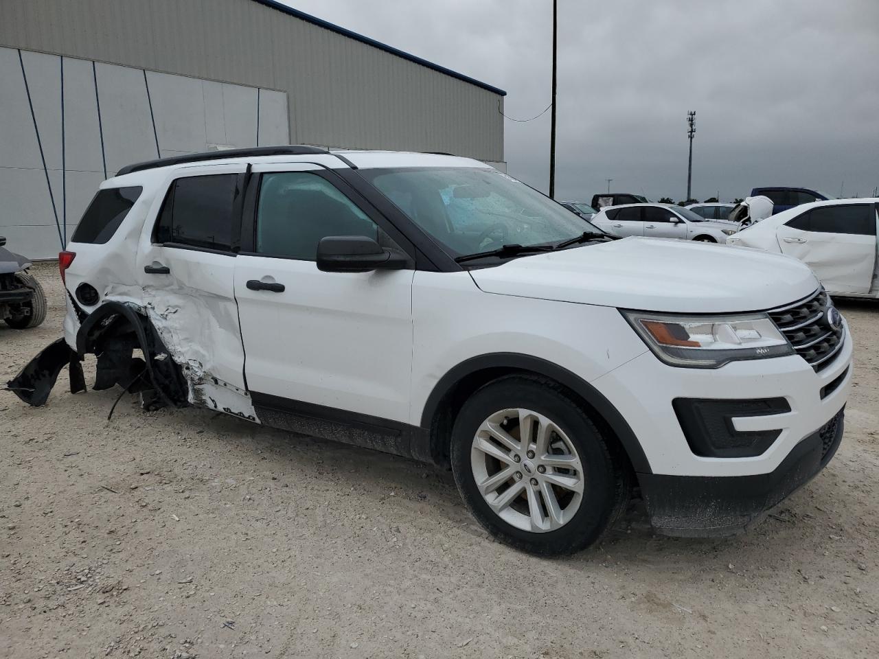 1FM5K7BH5HGD20425 2017 Ford Explorer