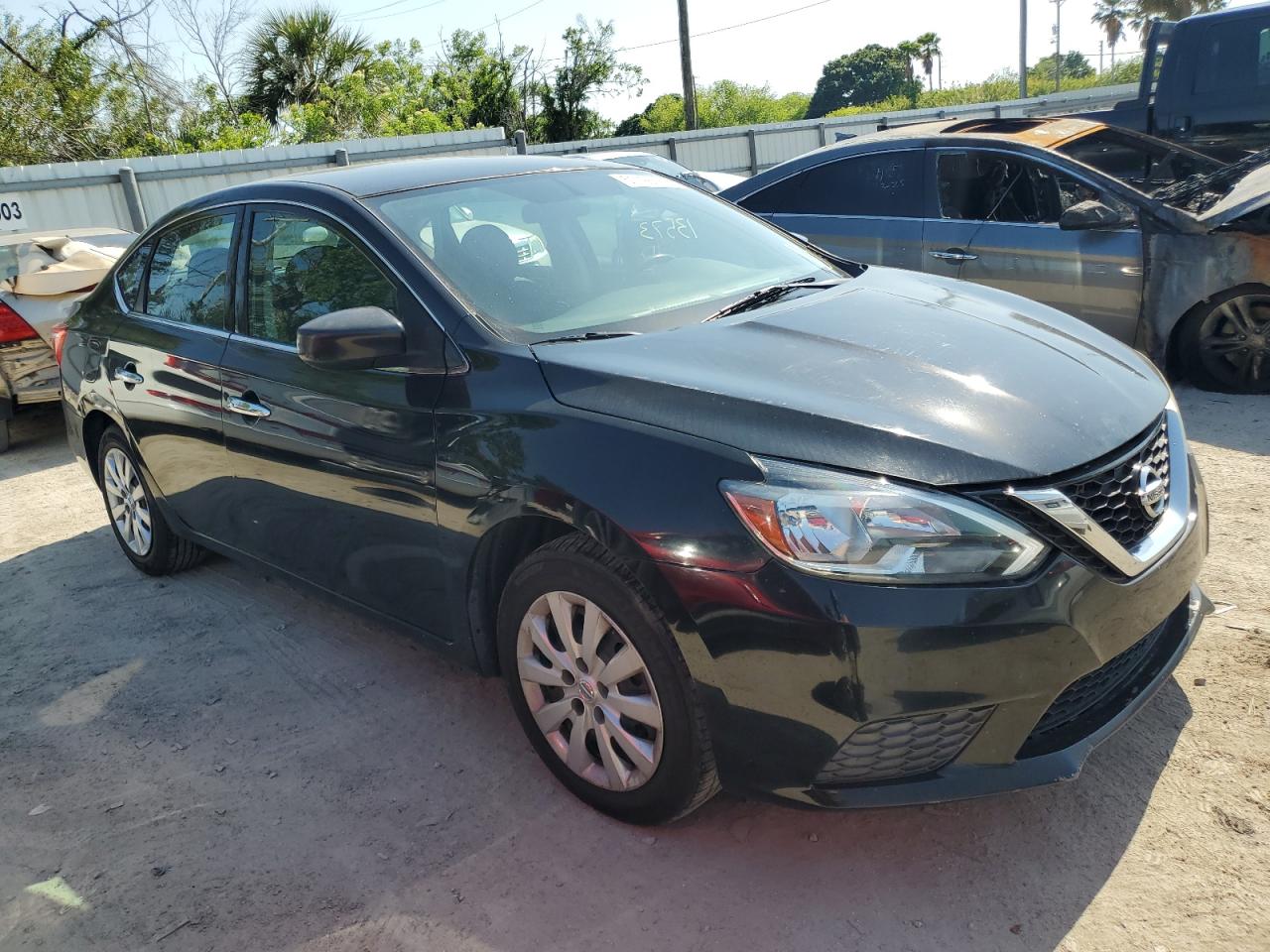 2016 Nissan Sentra S vin: 3N1AB7AP2GL681166