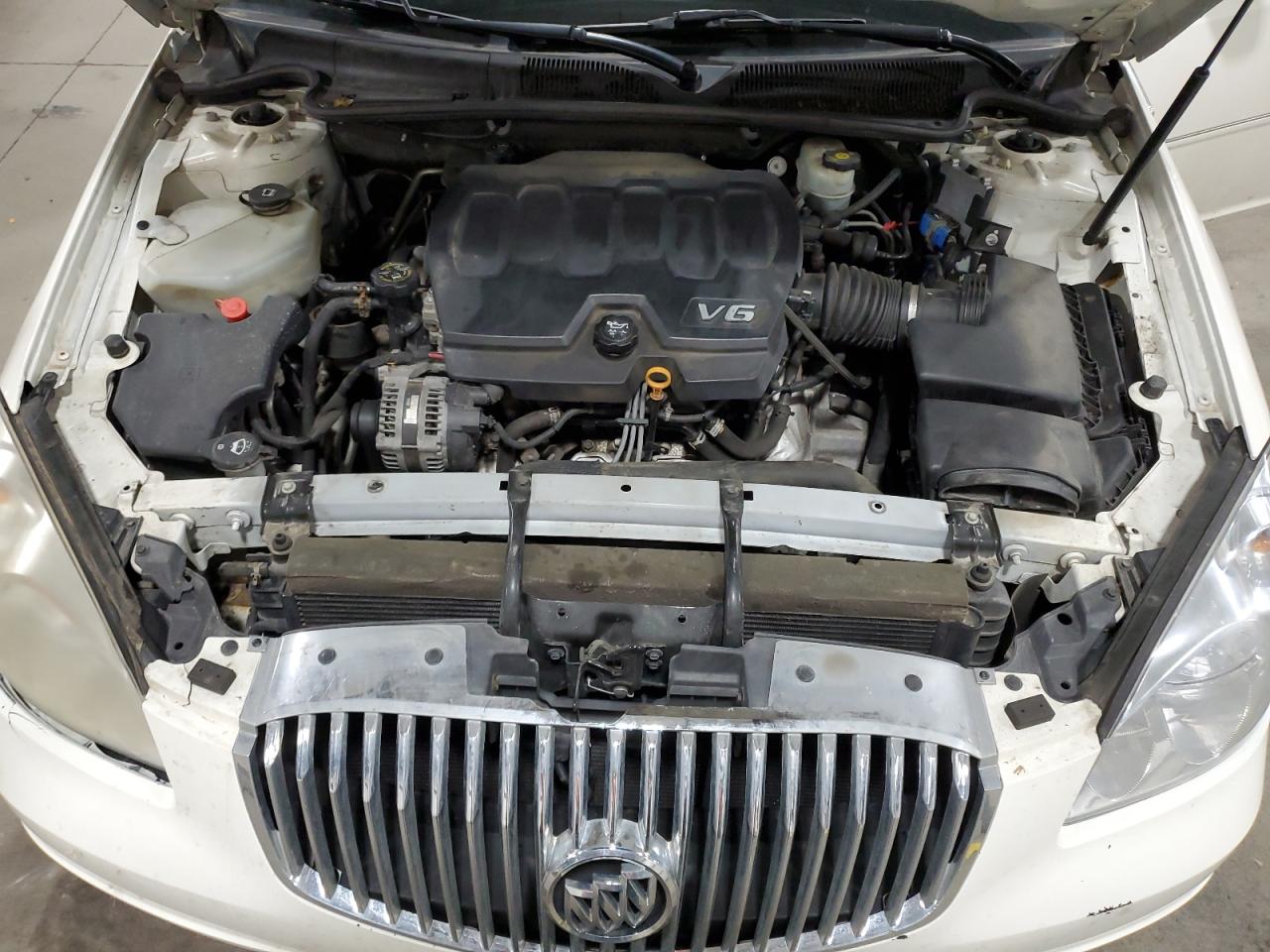 1G4HC5EM1BU152203 2011 Buick Lucerne Cxl