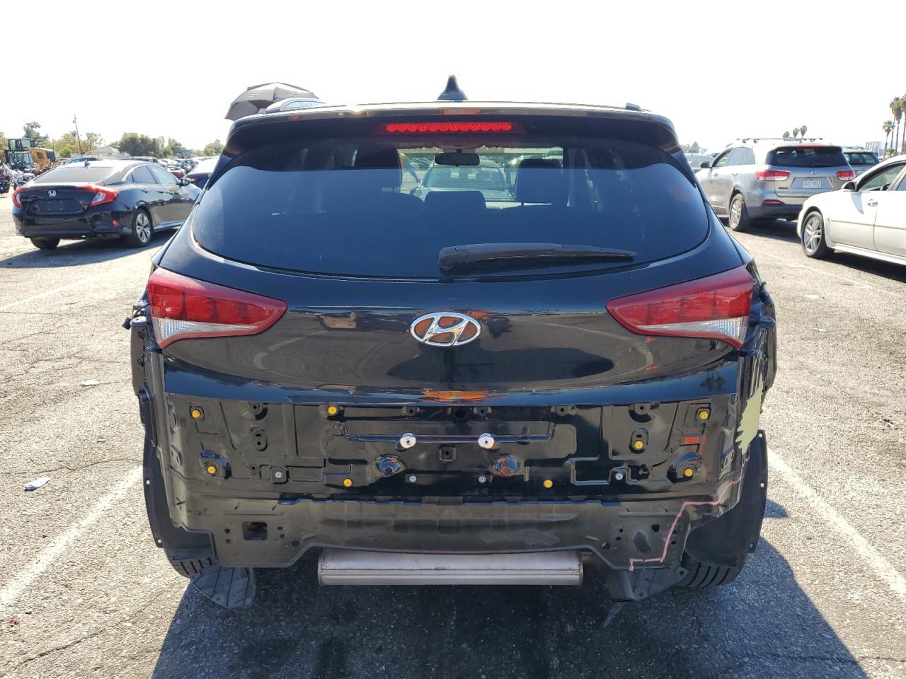 KM8J33A43JU655693 2018 Hyundai Tucson Sel