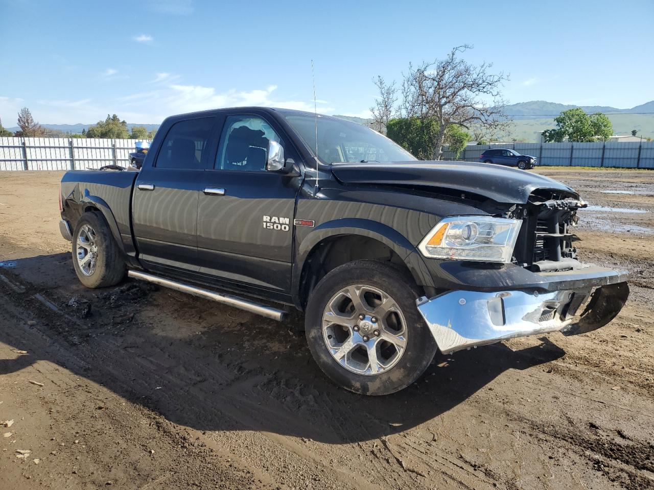 1C6RR7NM8JS338597 2018 Ram 1500 Laramie