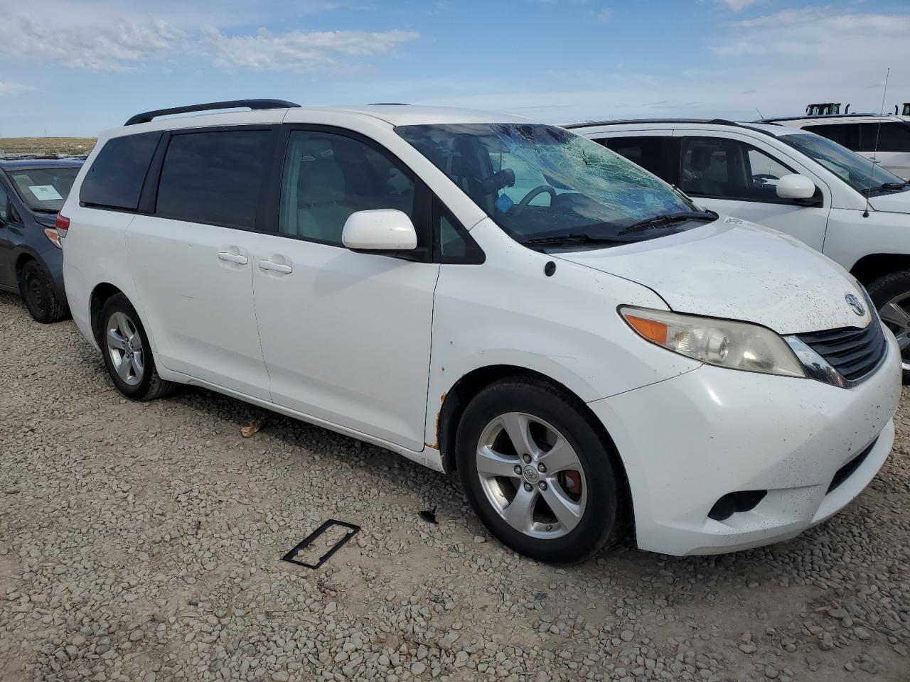 5TDKK3DC2BS090745 2011 Toyota Sienna Le