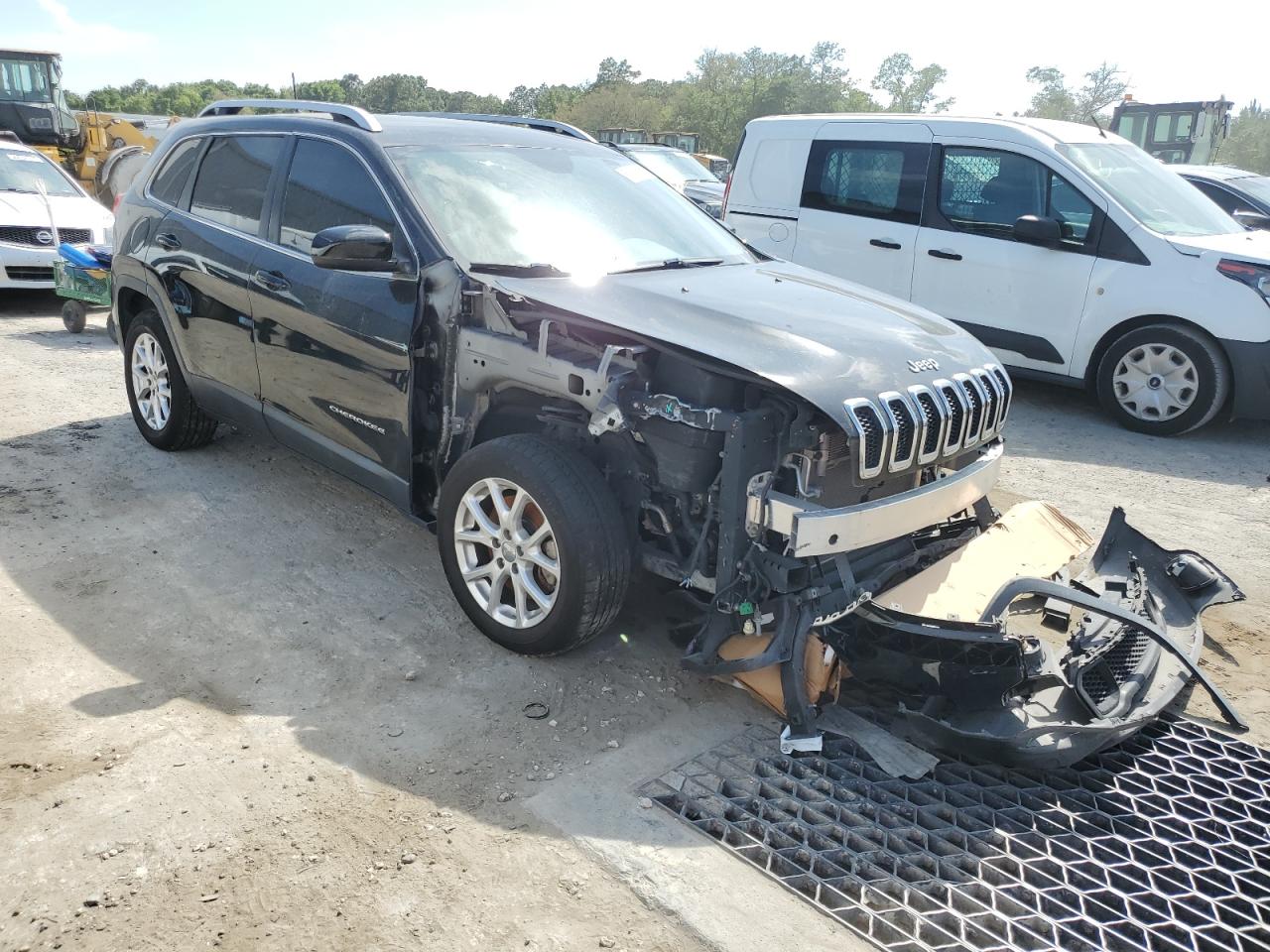 1C4PJLCB2JD554032 2018 Jeep Cherokee Latitude