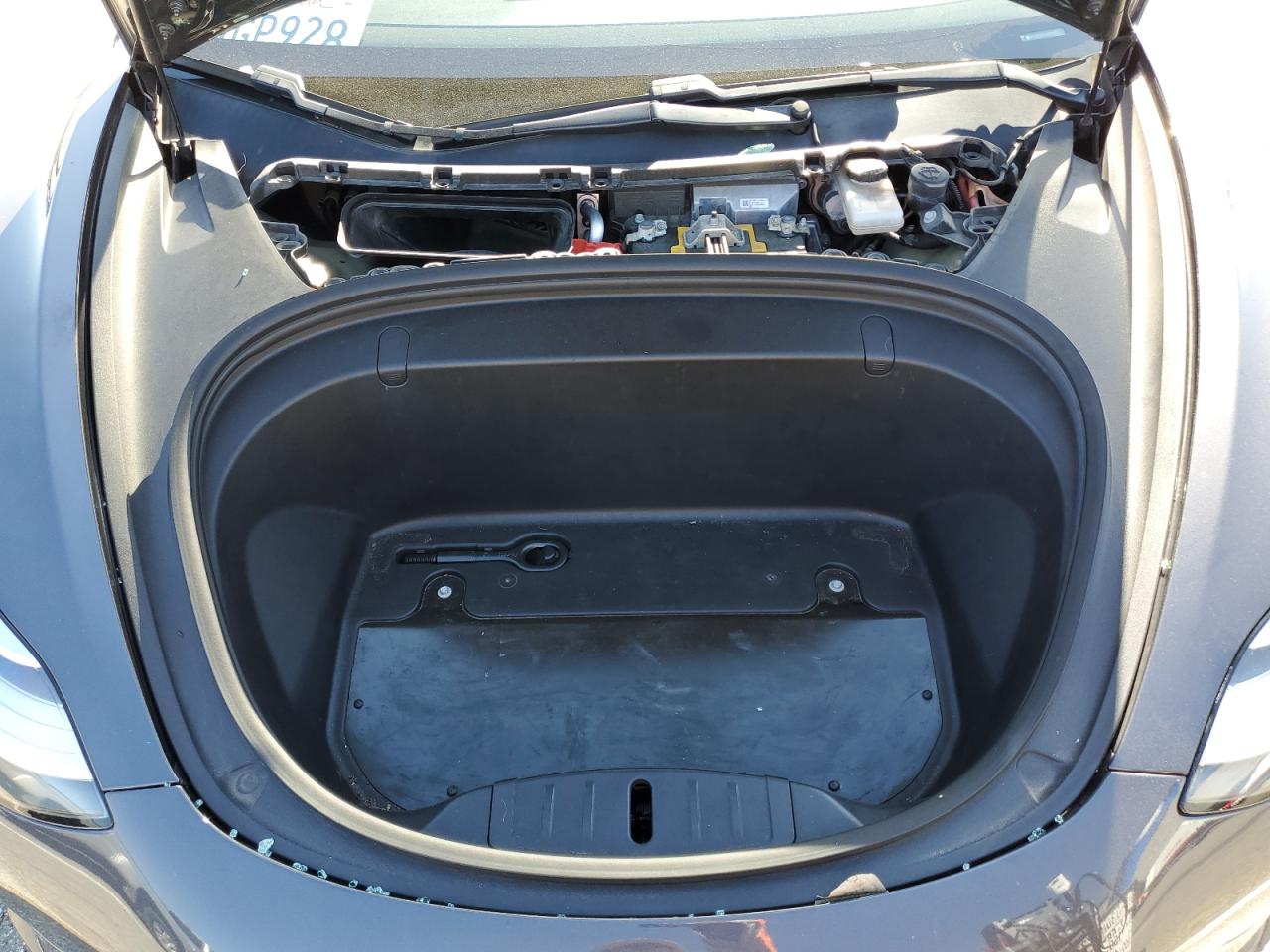 5YJ3E1EA5JF077570 2018 Tesla Model 3