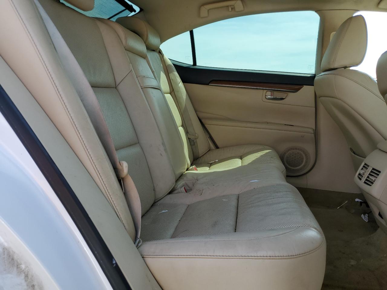 JTHBW1GG9E2047697 2014 Lexus Es 300H