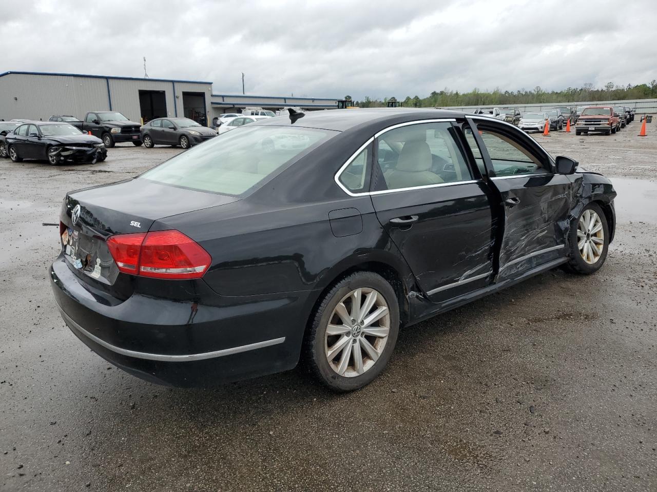 1VWCH7A35DC054788 2013 Volkswagen Passat Sel