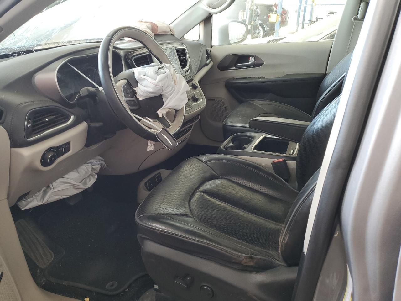 2C4RC1N71JR145095 2018 Chrysler Pacifica Hybrid Limited