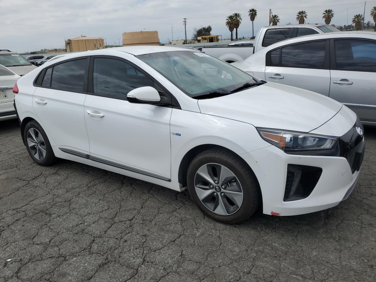 2019 Hyundai Ioniq vin: KMHC75LH7KU037528