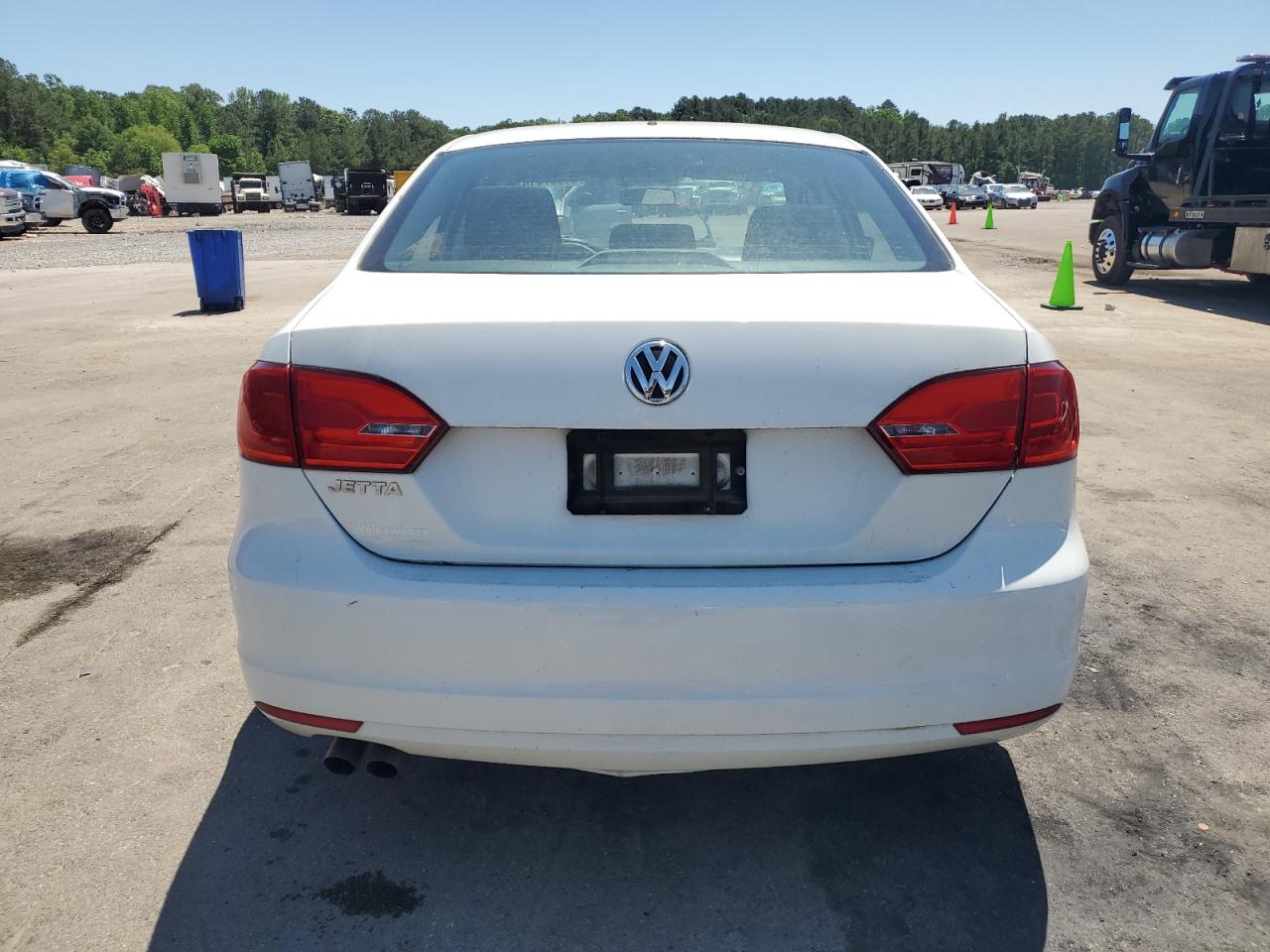 3VW2K7AJXEM315991 2014 Volkswagen Jetta Base