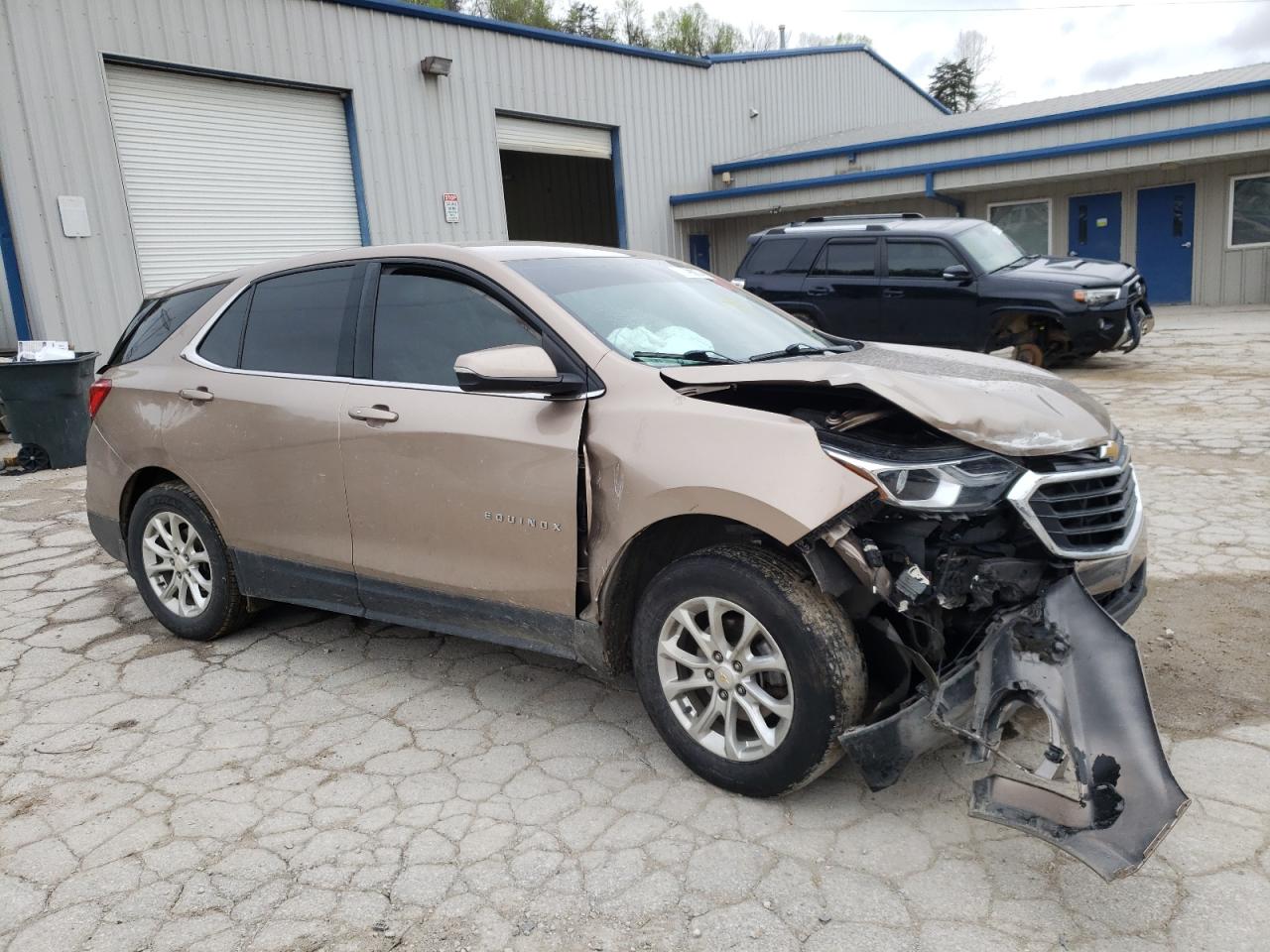 2GNAXSEV9J6161009 2018 Chevrolet Equinox Lt