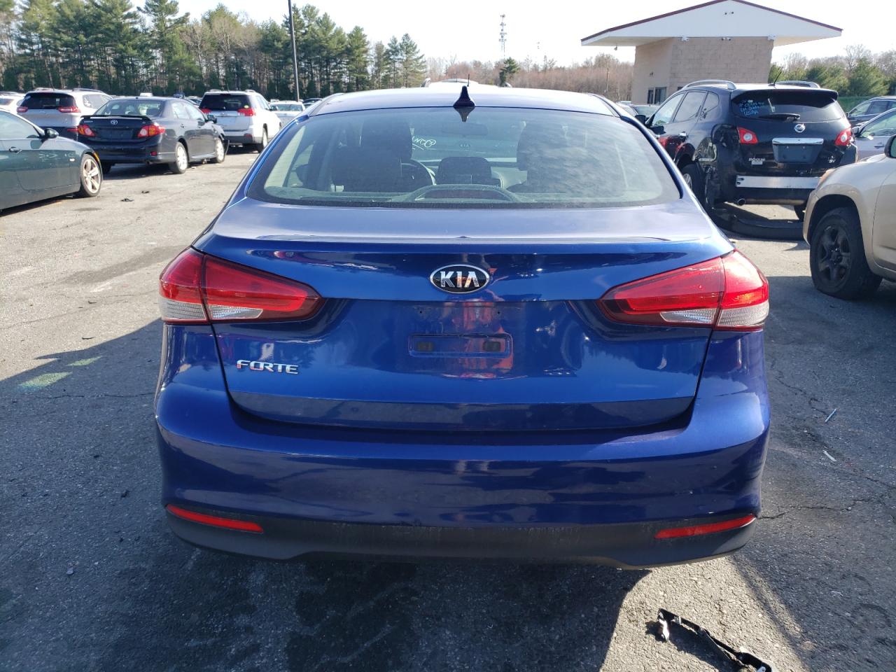 2018 Kia Forte Lx vin: 3KPFK4A72JE218358