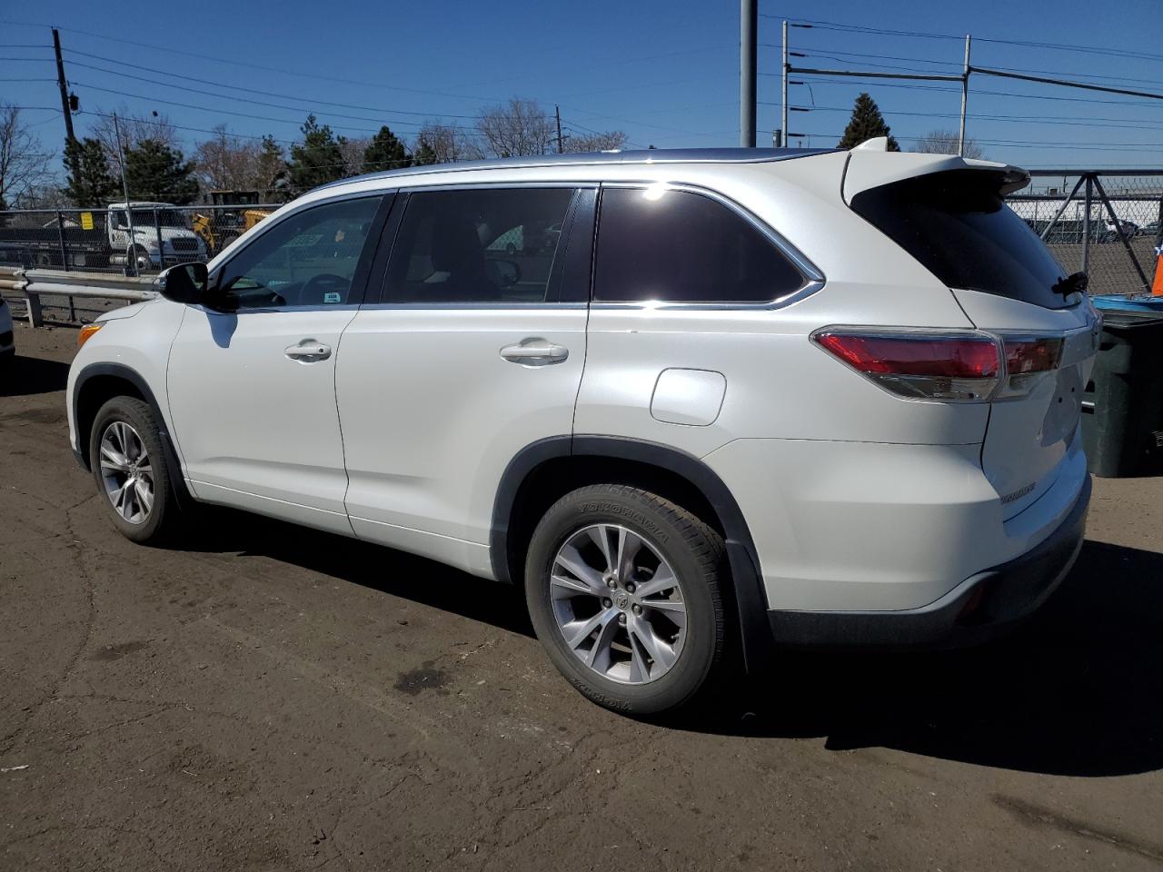 5TDJKRFH3FS215135 2015 Toyota Highlander Xle