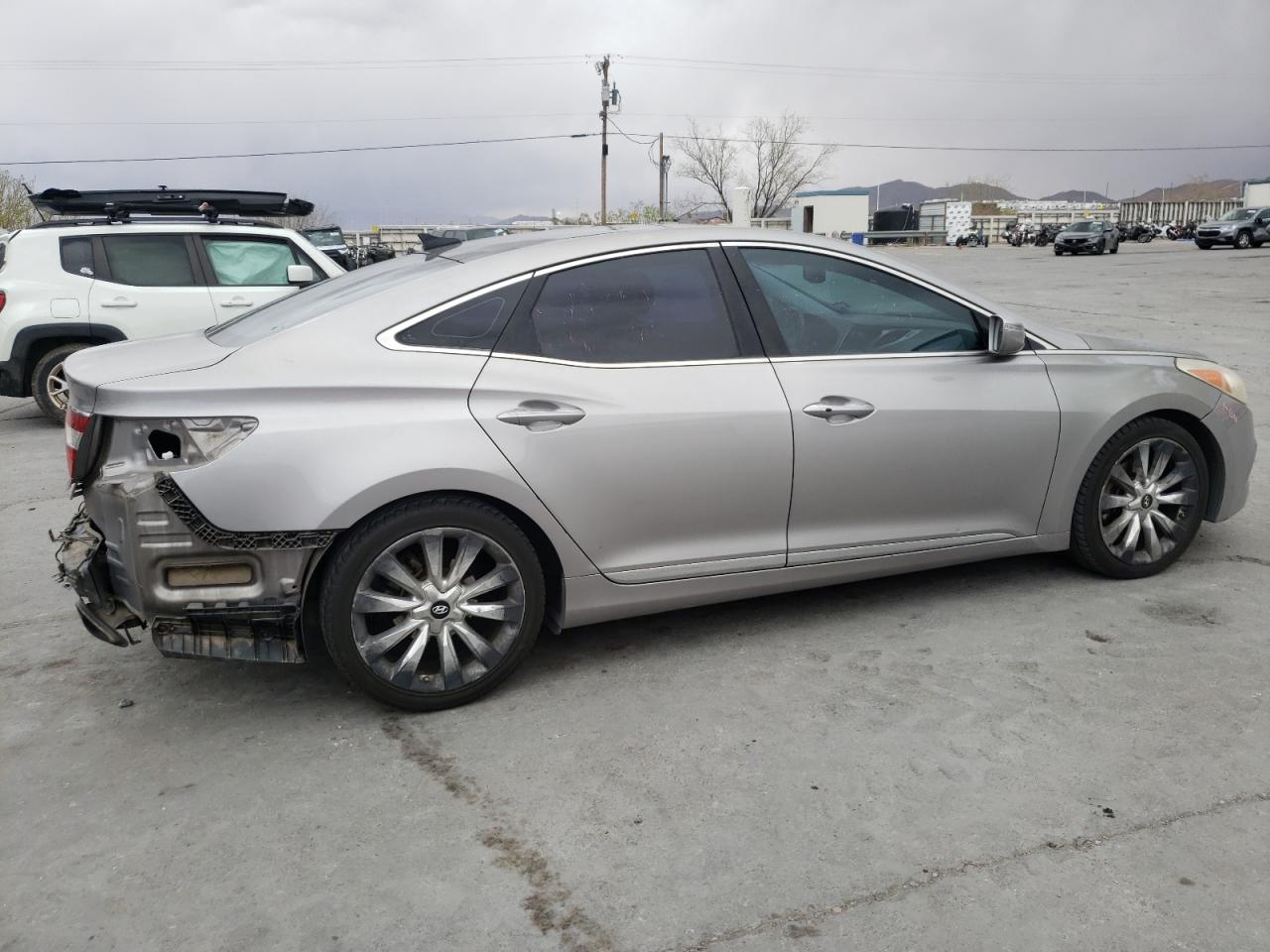 KMHFH4JGXCA157079 2012 Hyundai Azera Gls