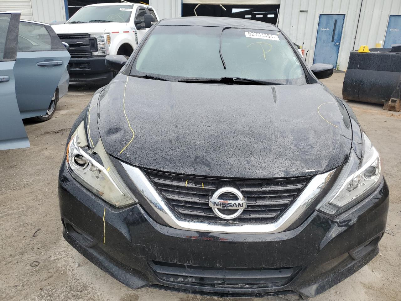 2017 Nissan Altima 2.5 vin: 1N4AL3AP5HC170377