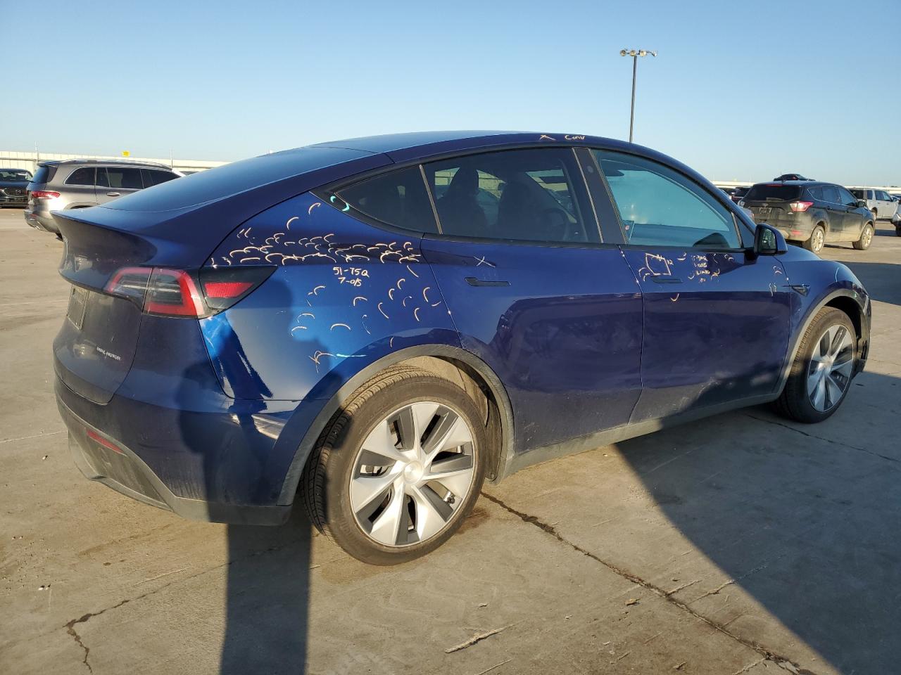 7SAYGAEE4PF704032 2023 Tesla Model Y