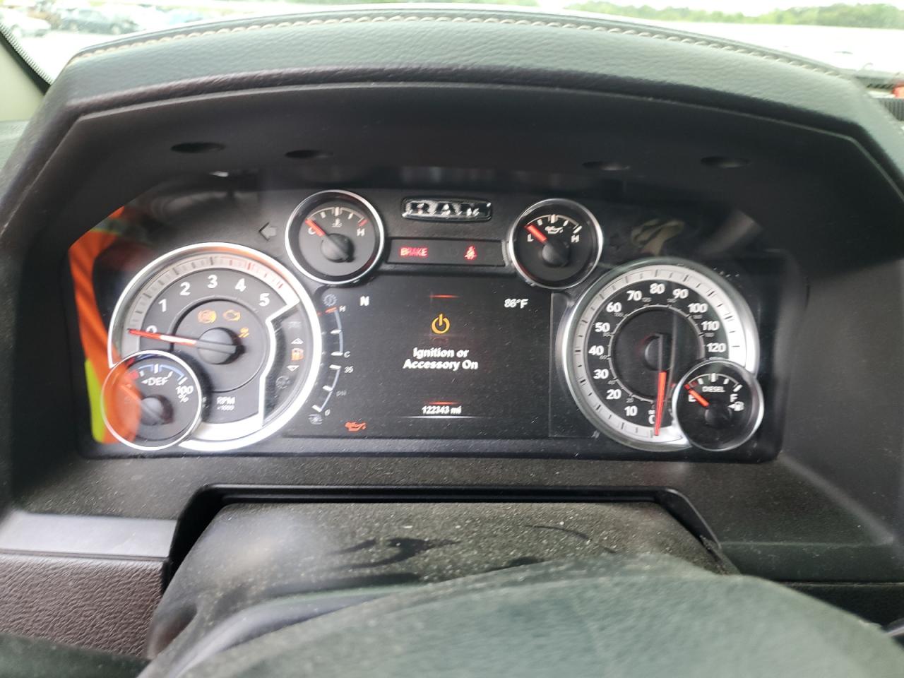 3C63RRML4JG310961 2018 Ram 3500 Laramie