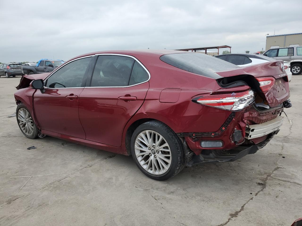 4T1B11HK9JU582929 2018 Toyota Camry L