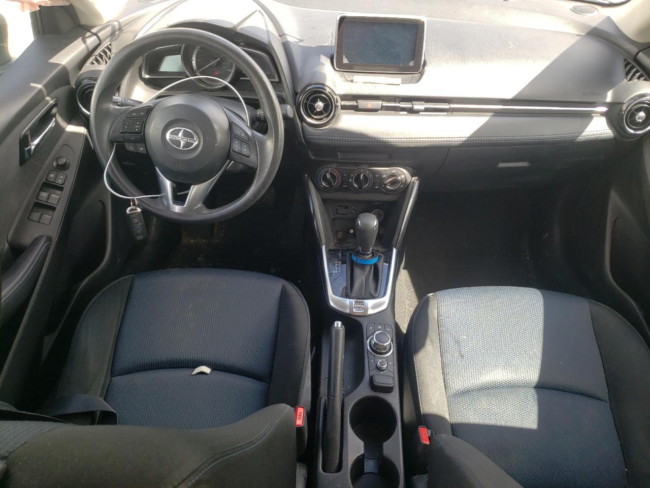 3MYDLBZV7GY141779 2016 Toyota Scion Ia