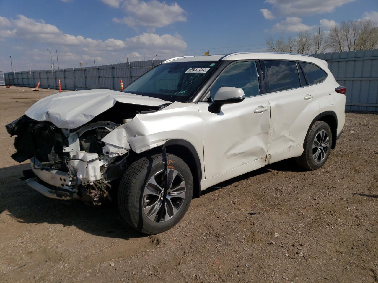 5TDGZRBH1MS062165 2021 Toyota Highlander Xle