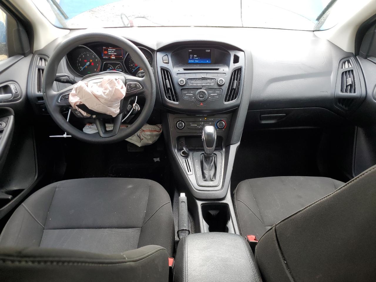 1FADP3F25FL228631 2015 Ford Focus Se