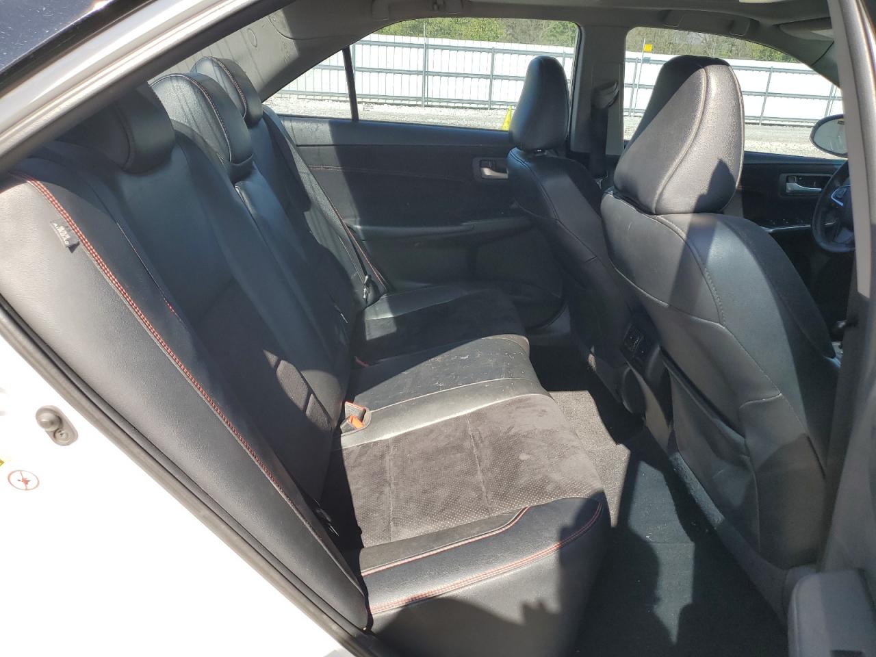 4T1BF1FK9FU106417 2015 Toyota Camry Le