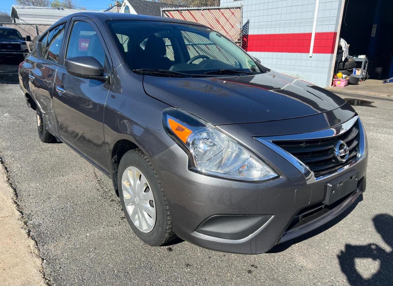 3N1CN7APXKL828942 2019 Nissan Versa S