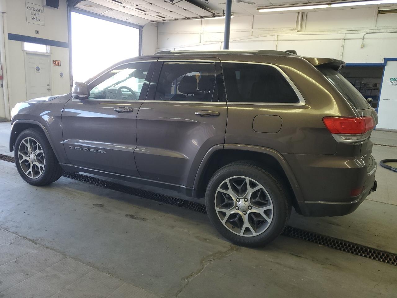 1C4RJFBG1JC321773 2018 Jeep Grand Cherokee Limited