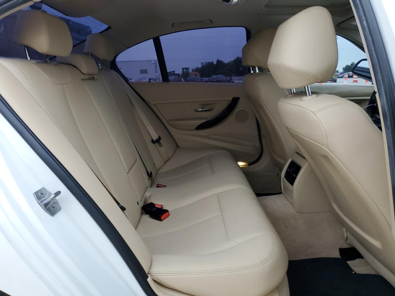 WBA8E1G55GNU12257 2016 BMW 320 I