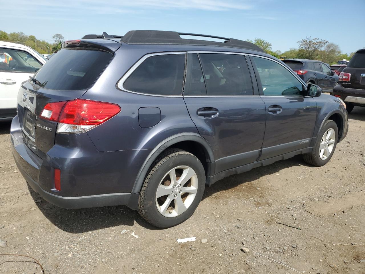 4S4BRCFC1E3217513 2014 Subaru Outback 2.5I Premium