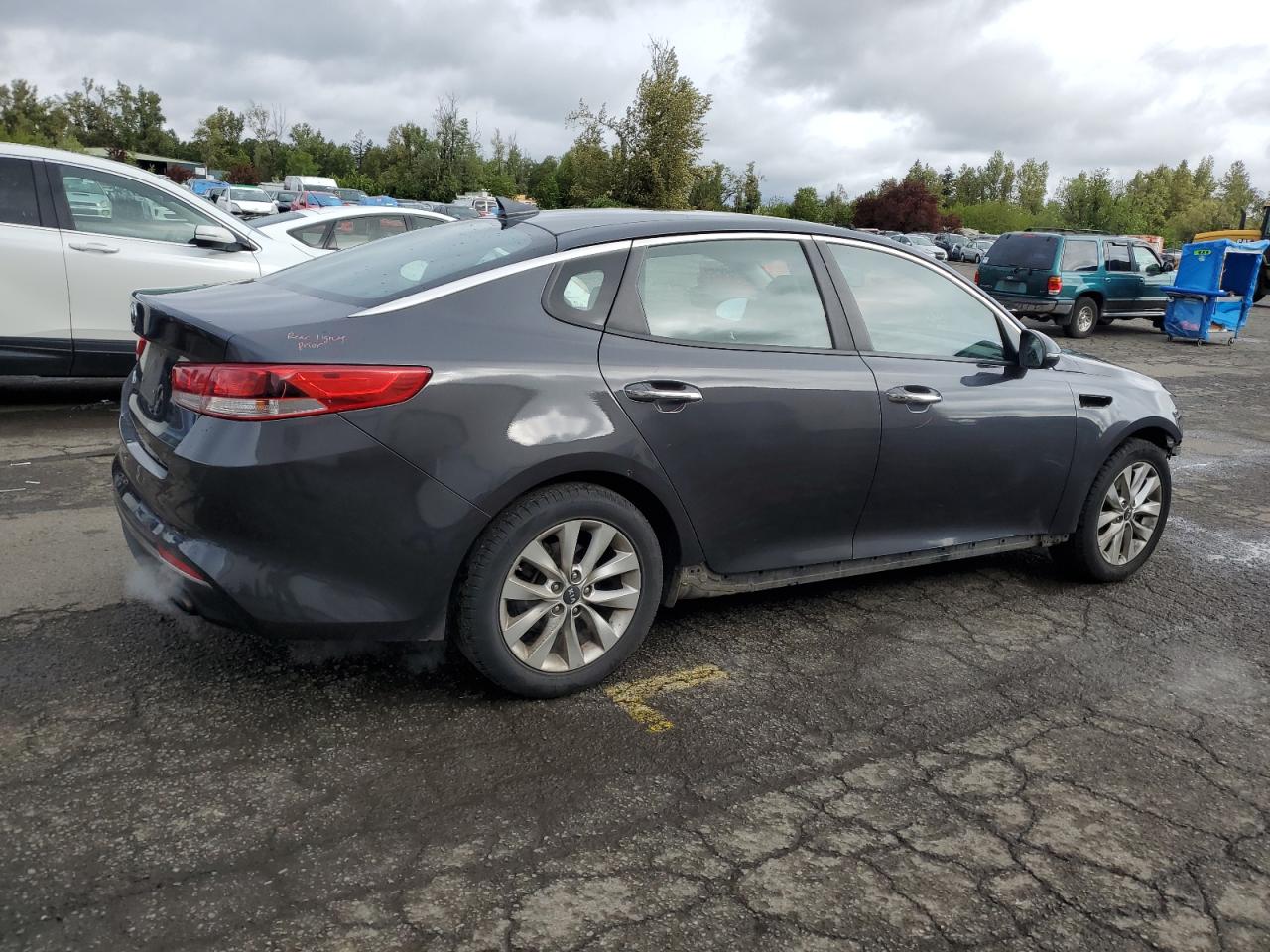 2017 Kia Optima Lx vin: 5XXGT4L31HG141155