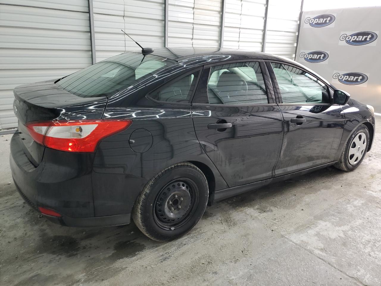 1FAHP3E27CL268563 2012 Ford Focus S