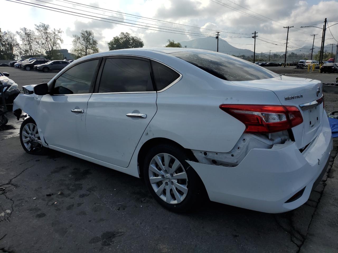 3N1AB7AP6JY328584 2018 Nissan Sentra S