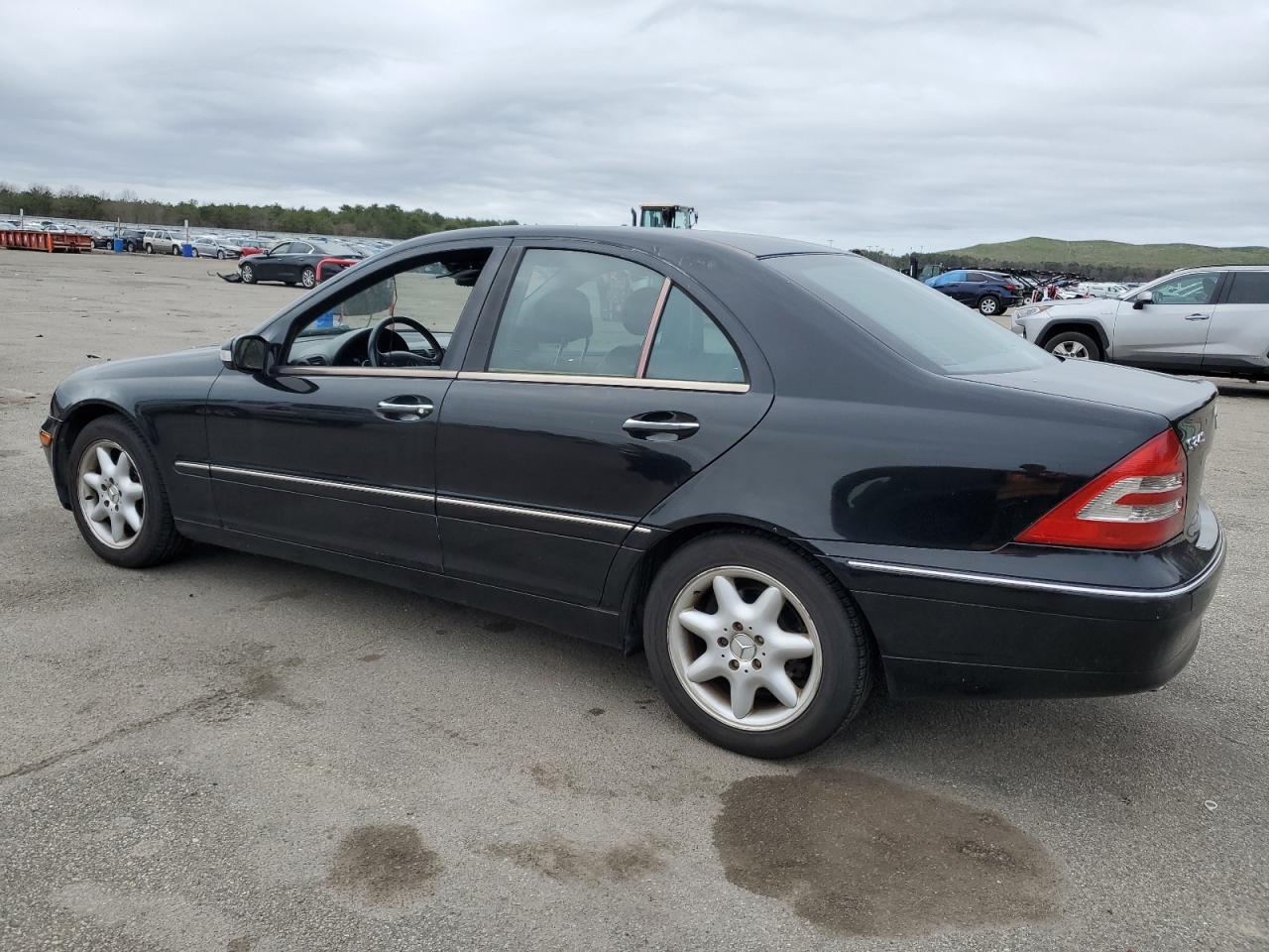 WDBRF61JX4F447985 2004 Mercedes-Benz C 240