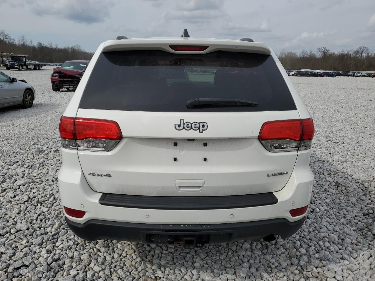 1C4RJFAG3KC635590 2019 Jeep Grand Cherokee Laredo