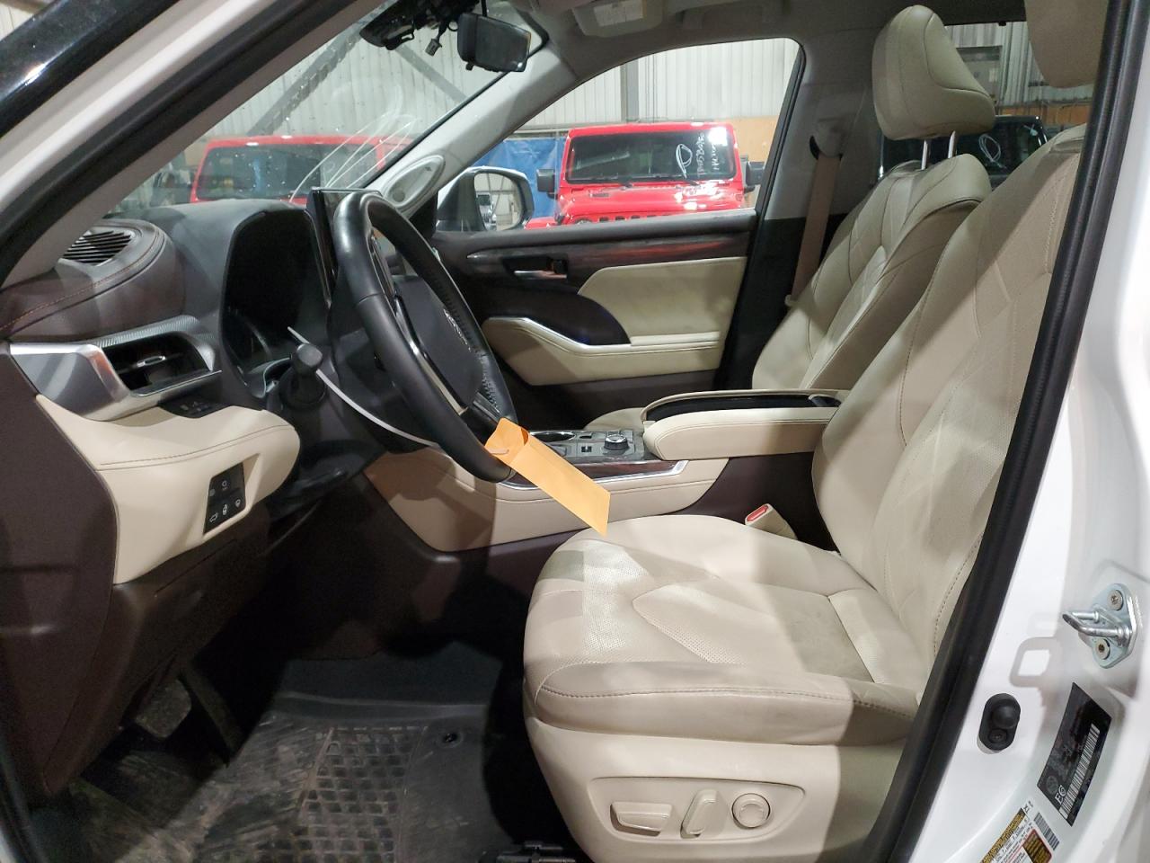 5TDFZRBH4LS019997 2020 Toyota Highlander Platinum