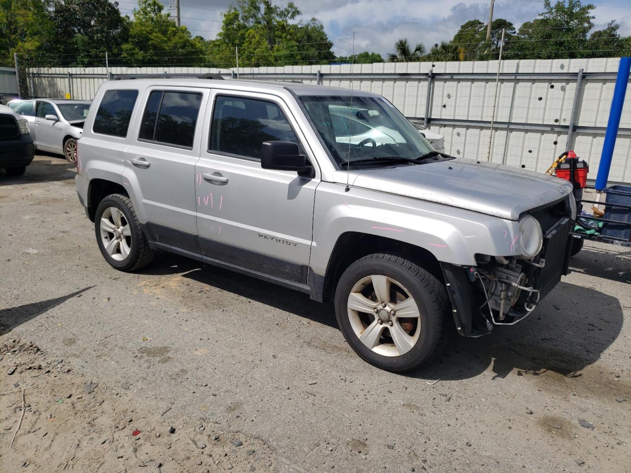 1C4NJRFB6ED588549 2014 Jeep Patriot Latitude