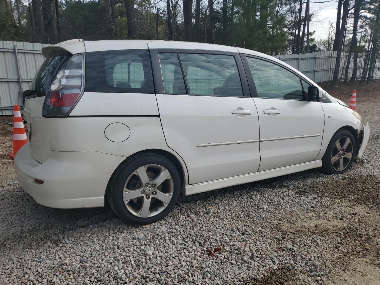 JM1CR293560106268 2006 Mazda 5