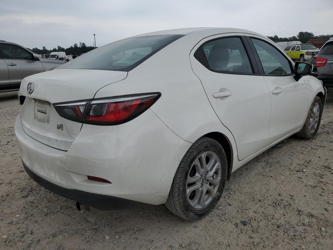 3MYDLBZV3GY138801 2016 Toyota Scion Ia