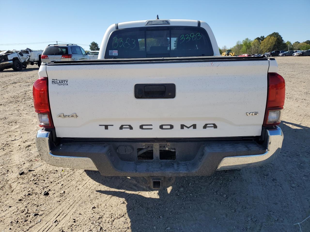 3TMCZ5AN1JM123797 2018 Toyota Tacoma Double Cab