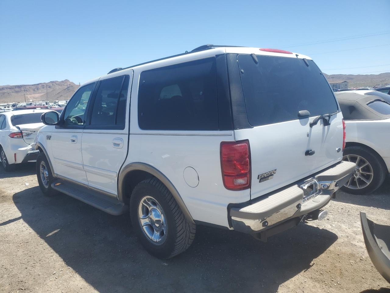 1FMEU17L9YLB12043 2000 Ford Expedition Eddie Bauer