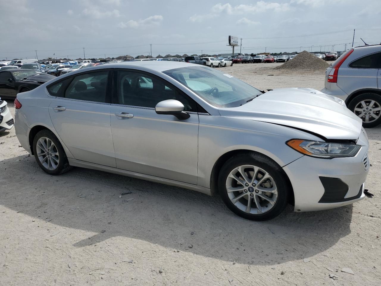 3FA6P0LU2KR107063 2019 Ford Fusion Se