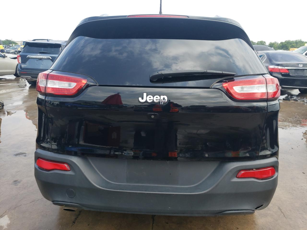 2018 Jeep Cherokee Latitude Plus vin: 1C4PJLLB2JD538204