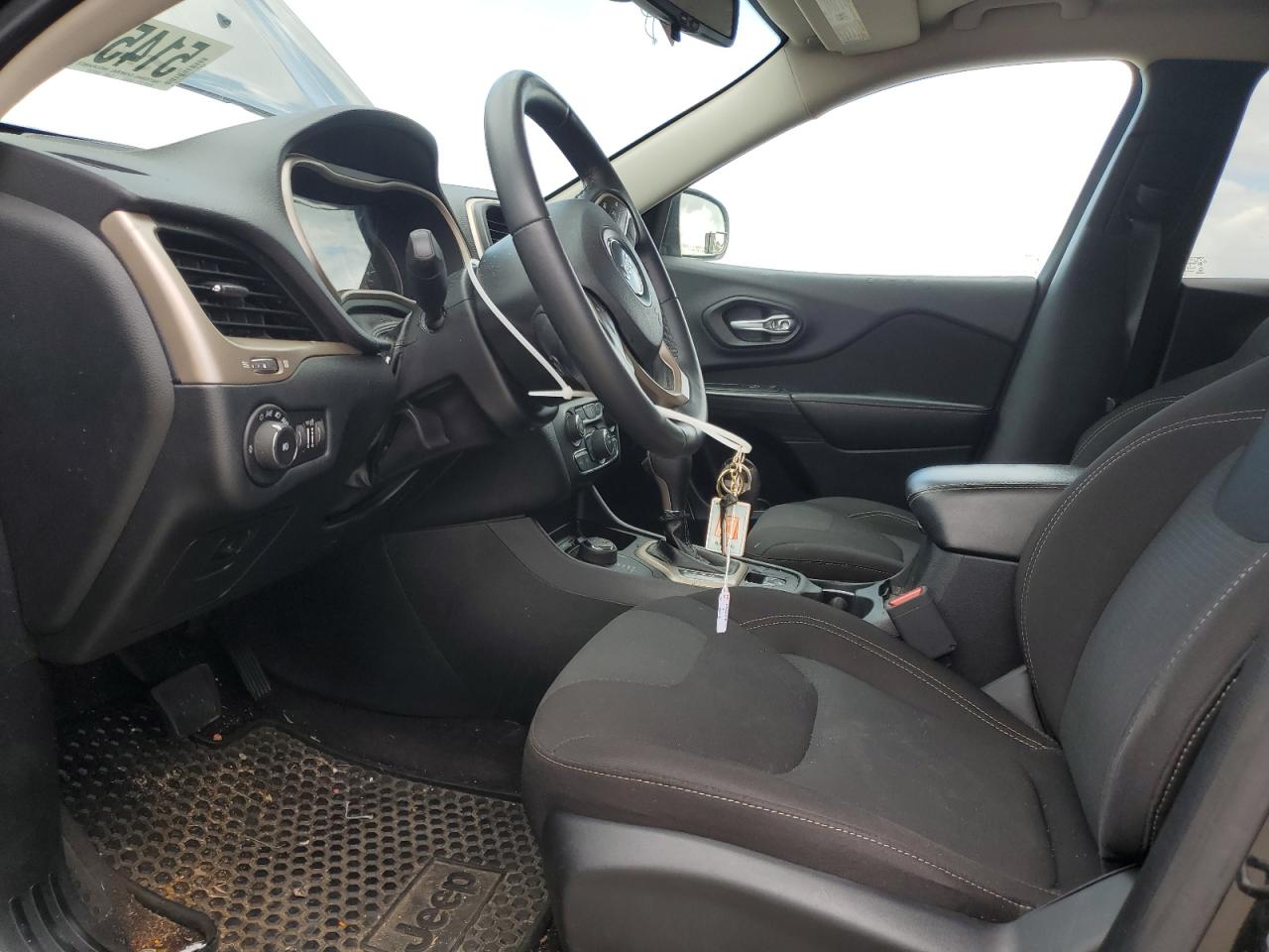 1C4PJMCS2GW373287 2016 Jeep Cherokee Latitude