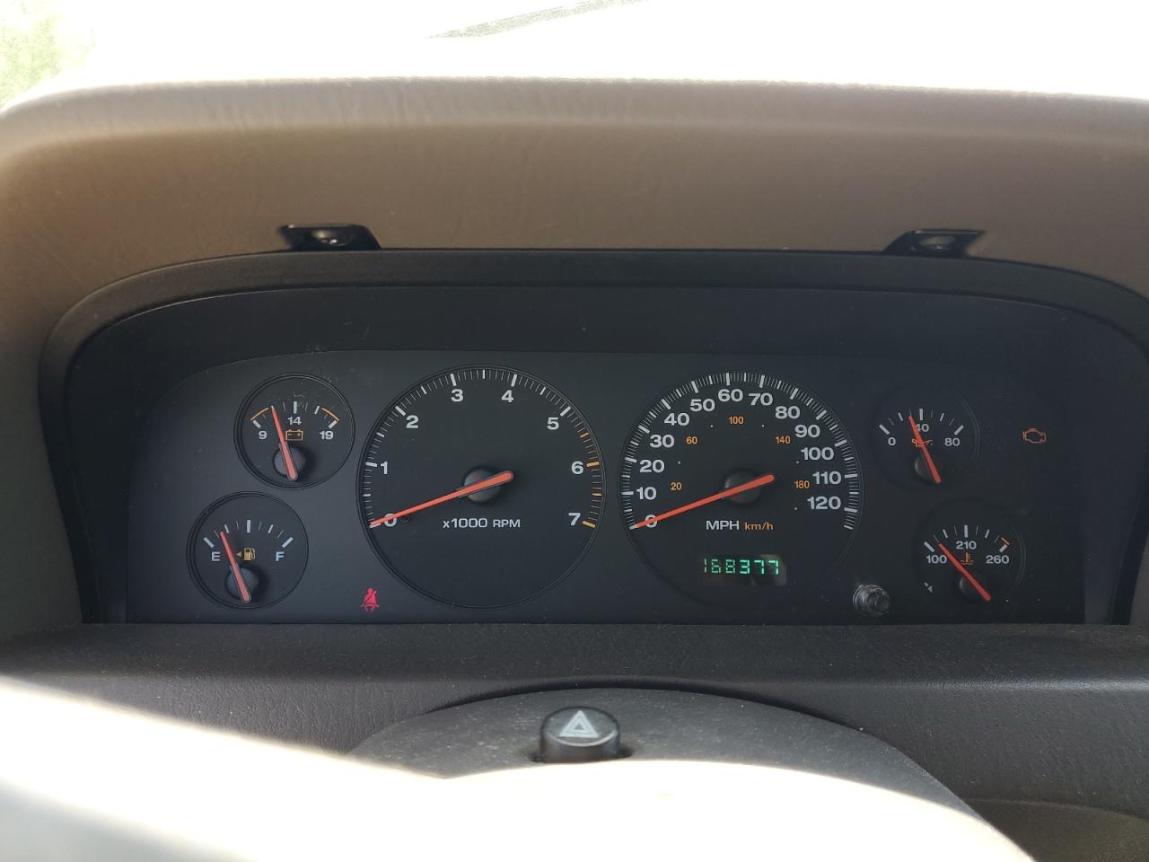 1J4GW48N71C594181 2001 Jeep Grand Cherokee Laredo