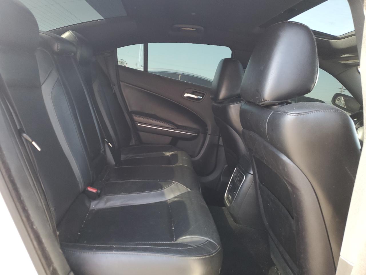 2C3CDXBG5KH688438 2019 Dodge Charger Sxt