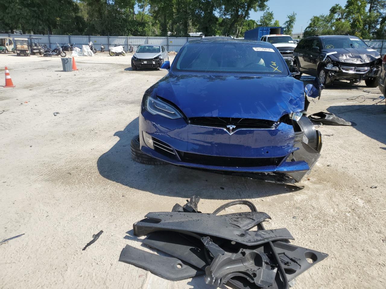 2020 Tesla Model S vin: 5YJSA1E20LF370747