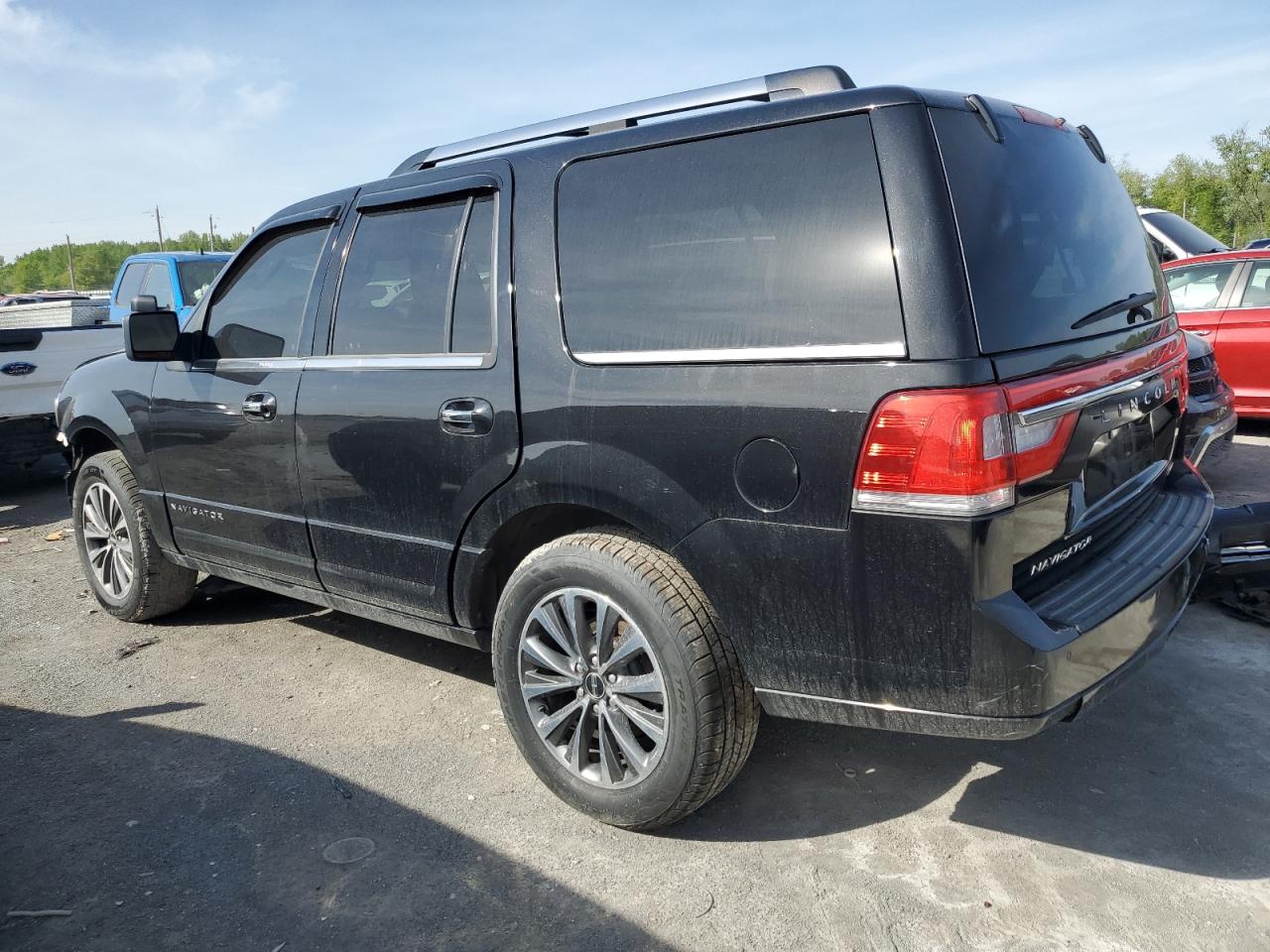 5LMJJ2HT8FEJ01352 2015 Lincoln Navigator